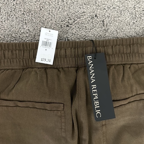 Banana Republic Jogger with Cargo Pockets - Picture 4 of 5